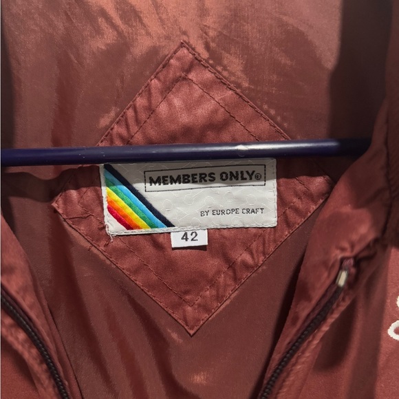 Dark red vintage Members Only jacket. European size 42 (about medium to large) - Picture 4 of 4